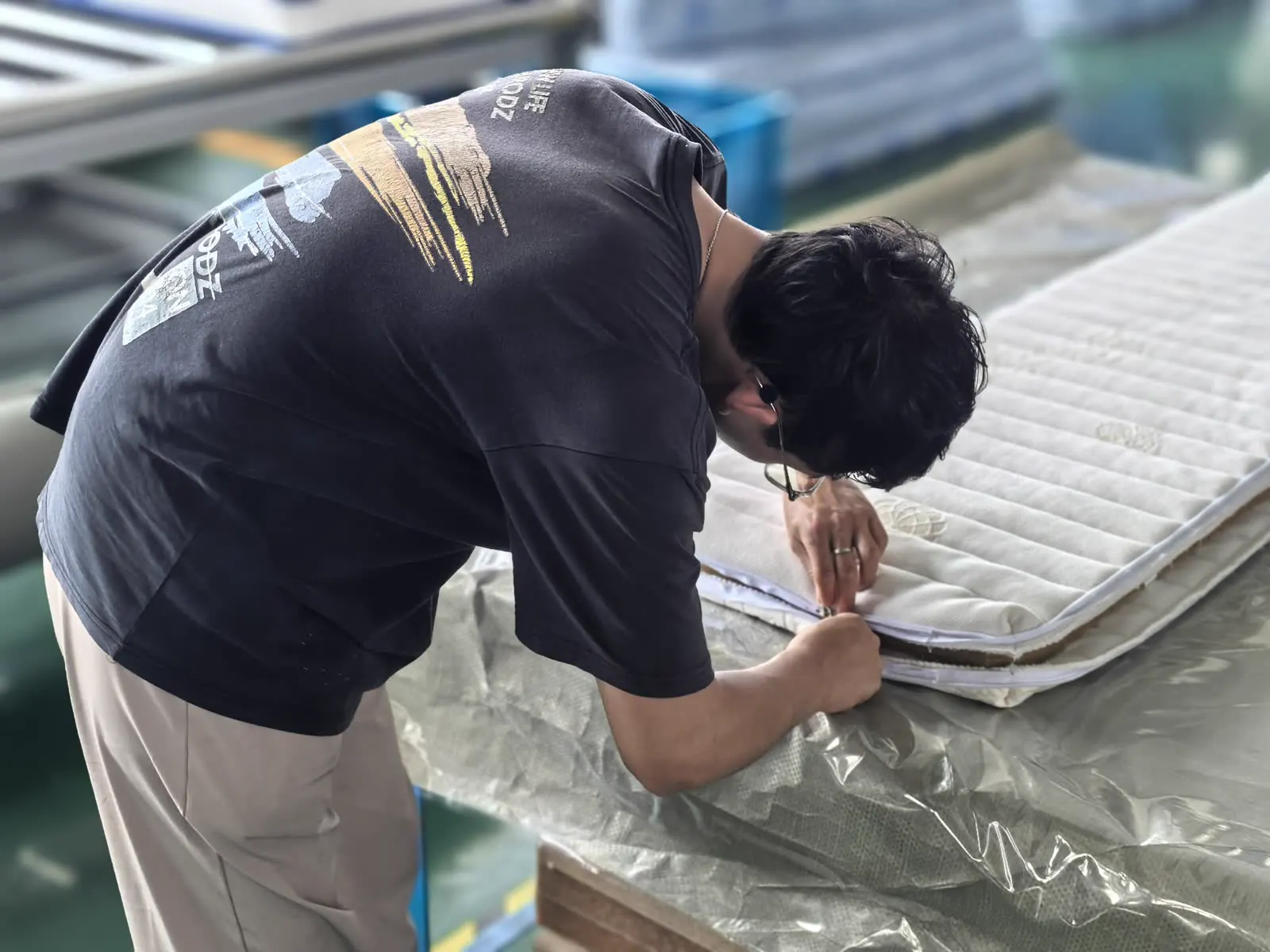 Buyer checking distributor mattress quotation inputs